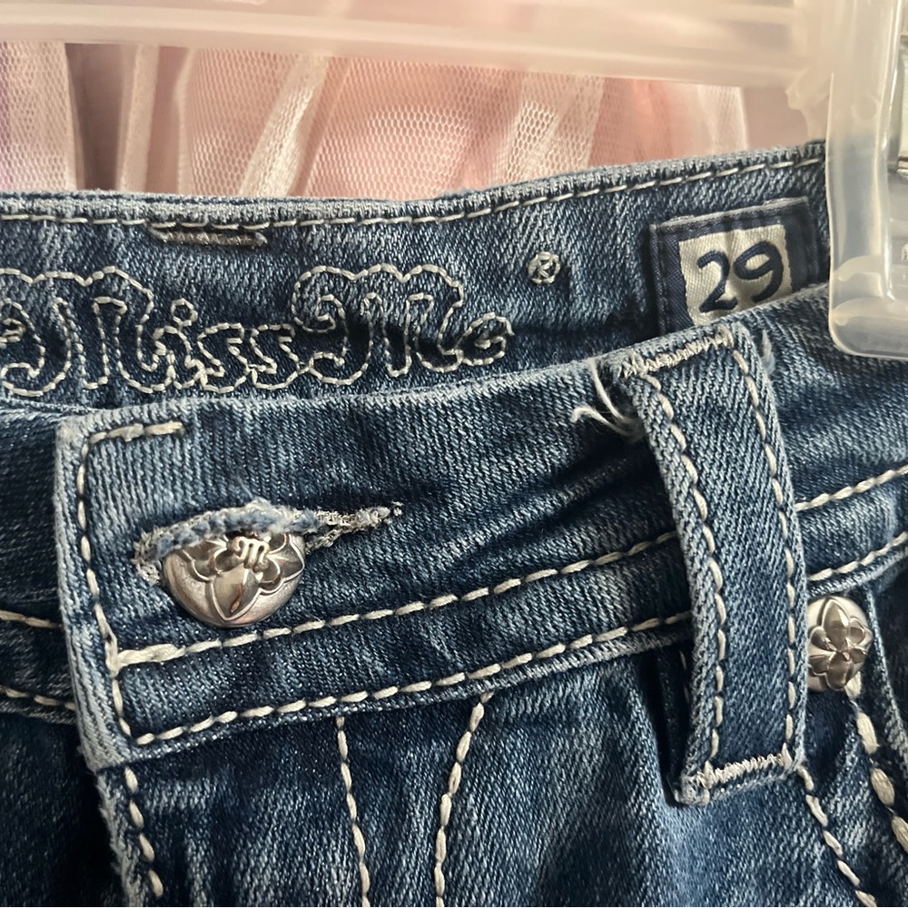 size 29 miss me mid rise bootcut jeans - Picture 2 of 3